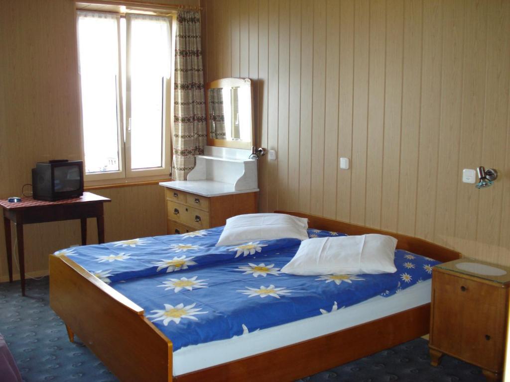 Les Tilleuls Otel Gorgier Oda fotoğraf