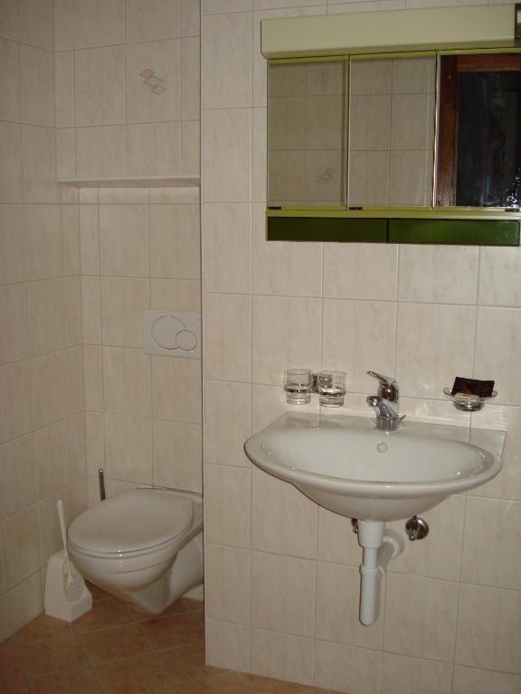Les Tilleuls Otel Gorgier Oda fotoğraf